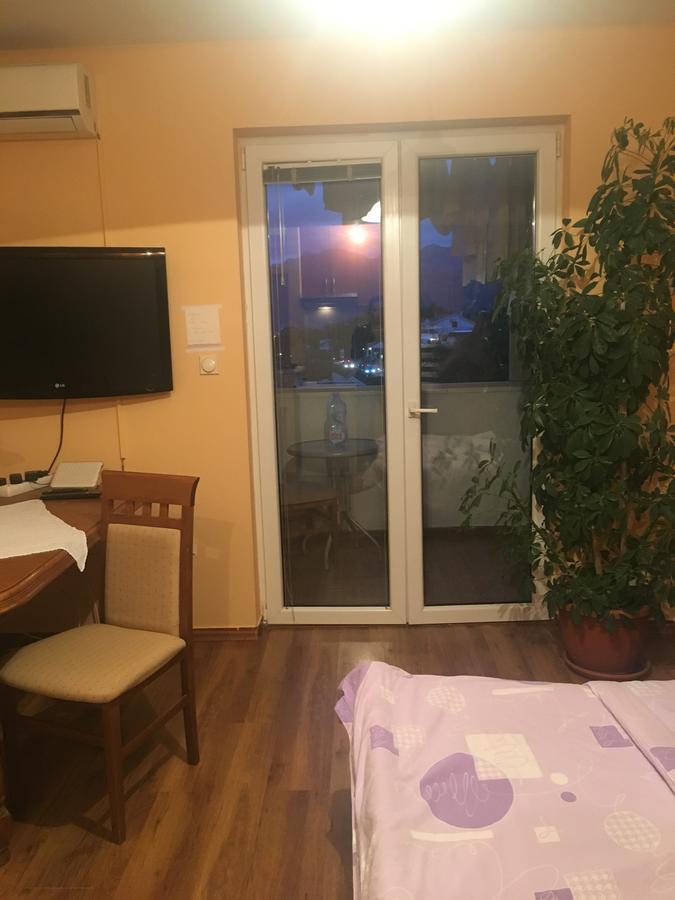 Ana Appartement Tivat Buitenkant foto