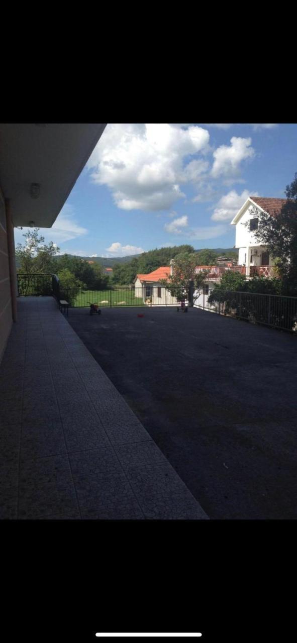 Ana Appartement Tivat Buitenkant foto